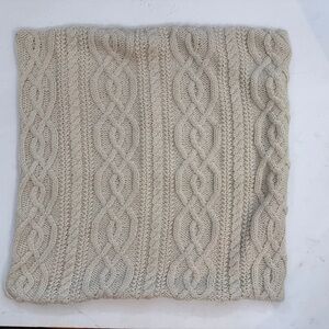 Cuddl Duds oatmeal crochet pillow cover 25”